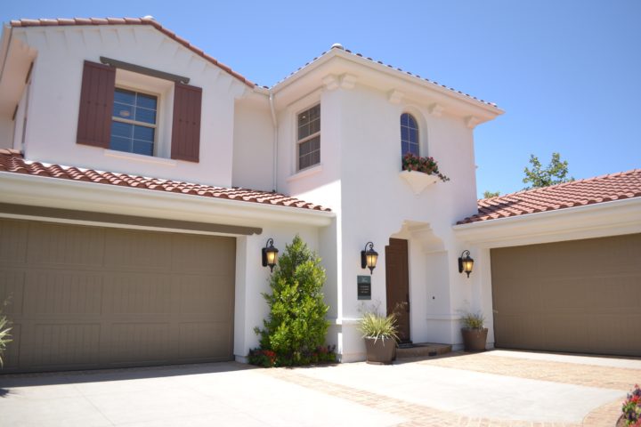 What Should I Look For When Buying a Garage Door?