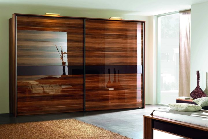 Why Choose Sliding Wardrobes?