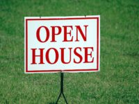 Selling Your House? Here Are 4 Smart Tips to Help You Do It Fast